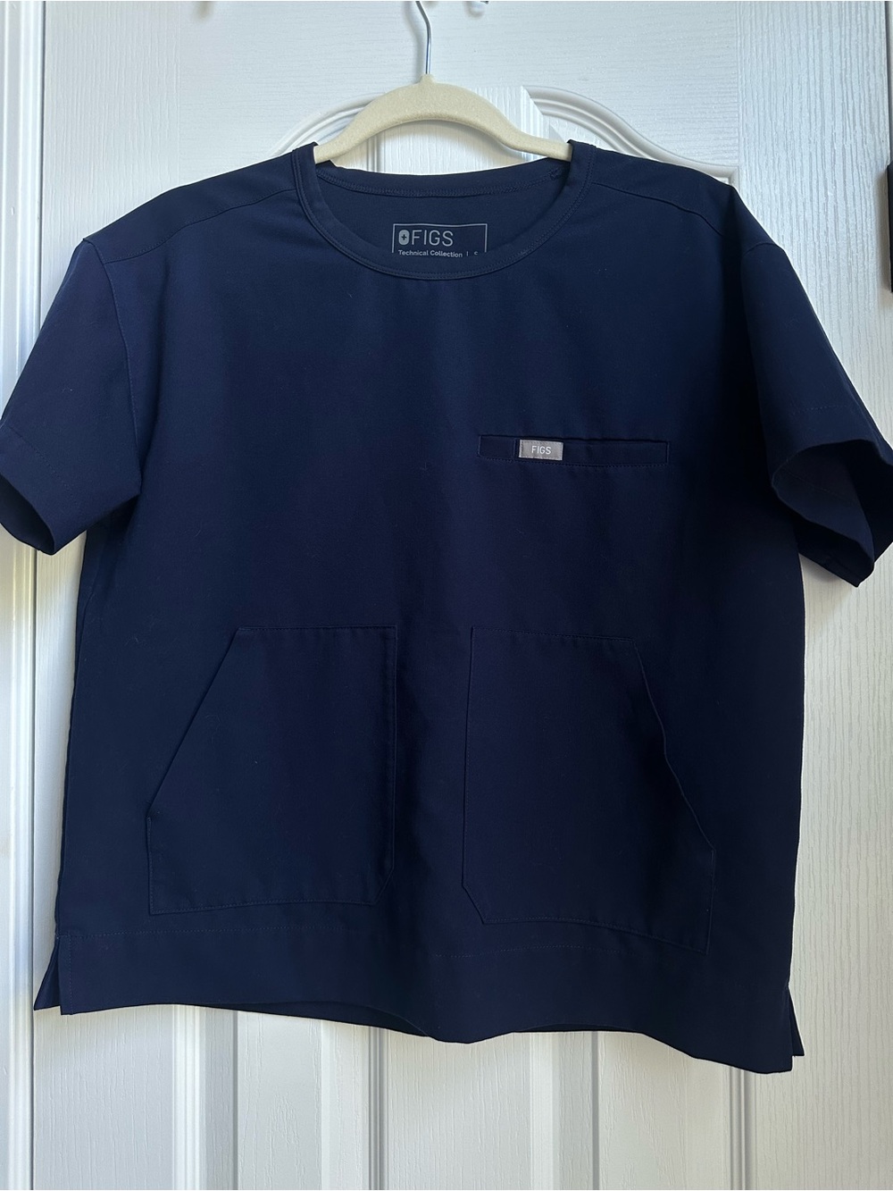 FIGS Womens Navy Crewneck Scrub Shirt size small
